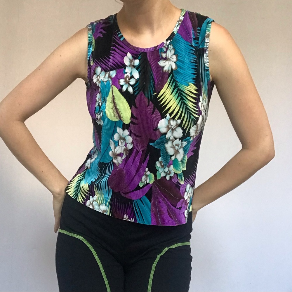 Vintage pleated tropical pattern top 💜🌿